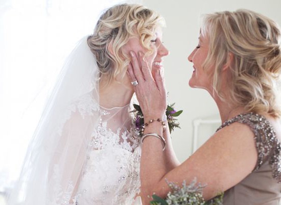 Wedding Day Mother-Daughter Moments